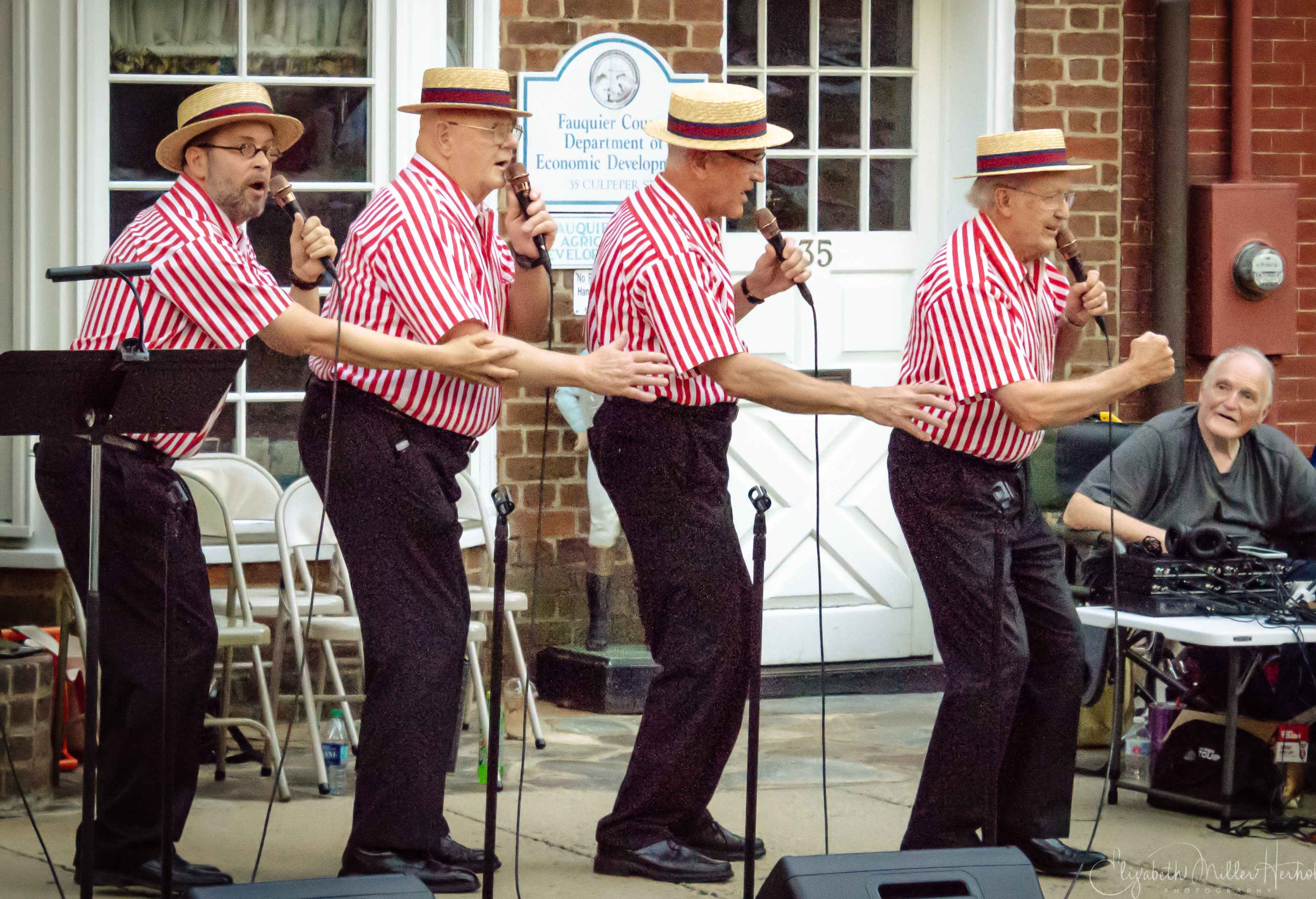 2019-08 MCwSilverTones17enh The Mint Condition quartet singing